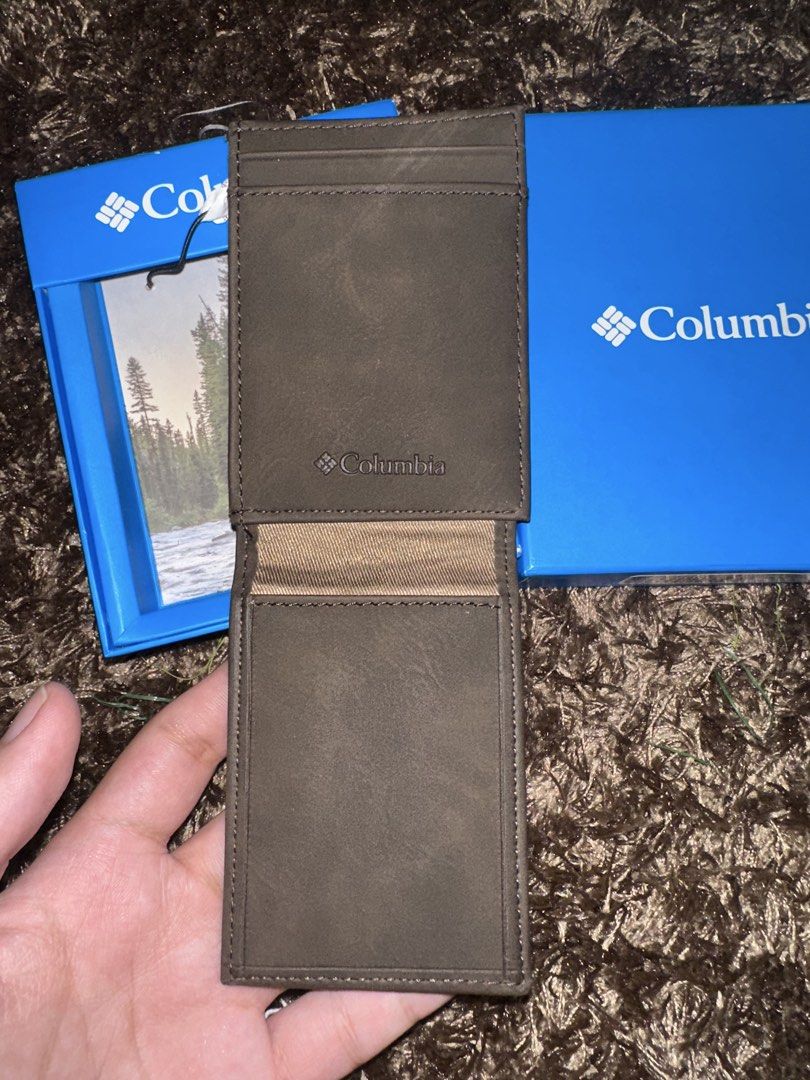 Columbia Dark Brown wallet (Category: Wallets & Card Holders) located in Pasig City. Submitted by thesipsnapofficial (Listing ID 1468847699, Image 3). Description: .