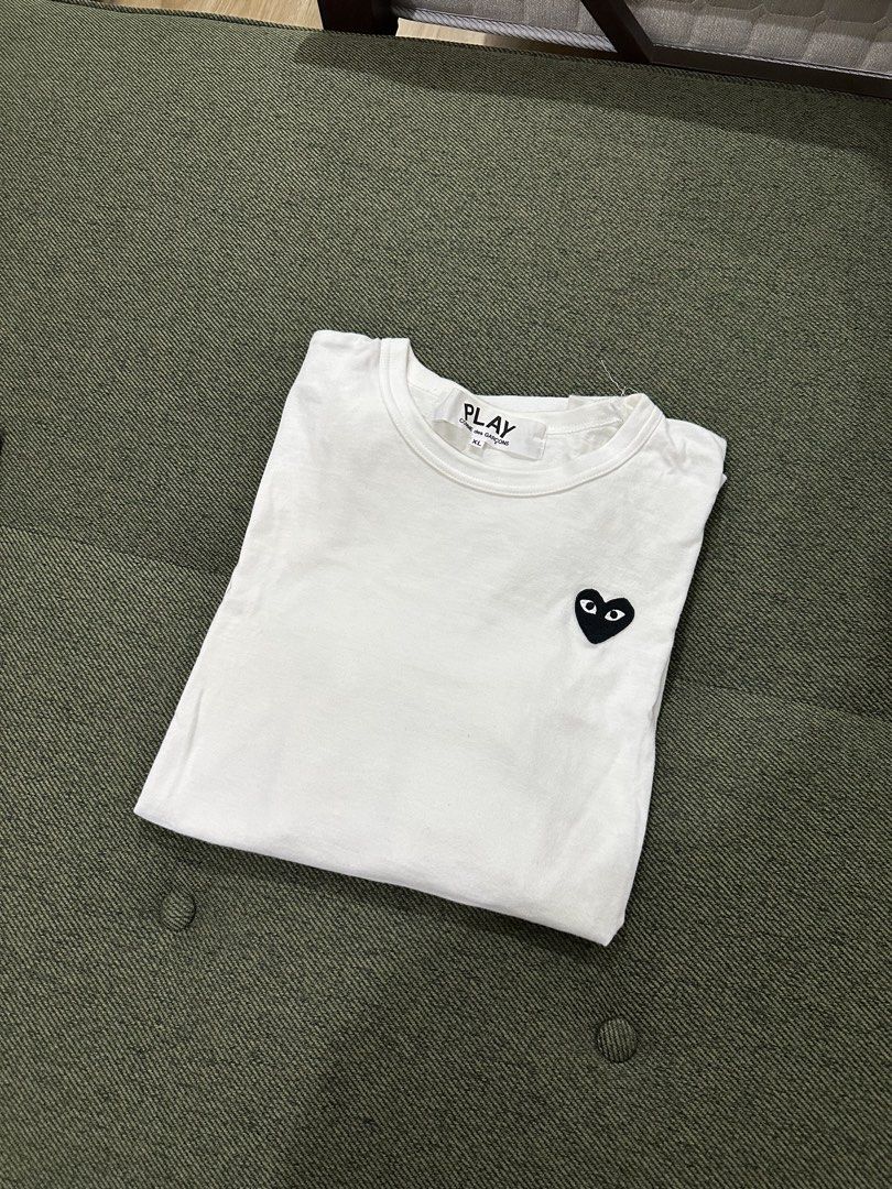 Comme des Garcons Play Longsleeve (Category: Tshirts & Polo Shirts ) located in San Fernando. Submitted by bacondeals (Listing ID 1468891438, Image 1). Description: CDG Play Size XL Longsleeve Used Php 900 only!.