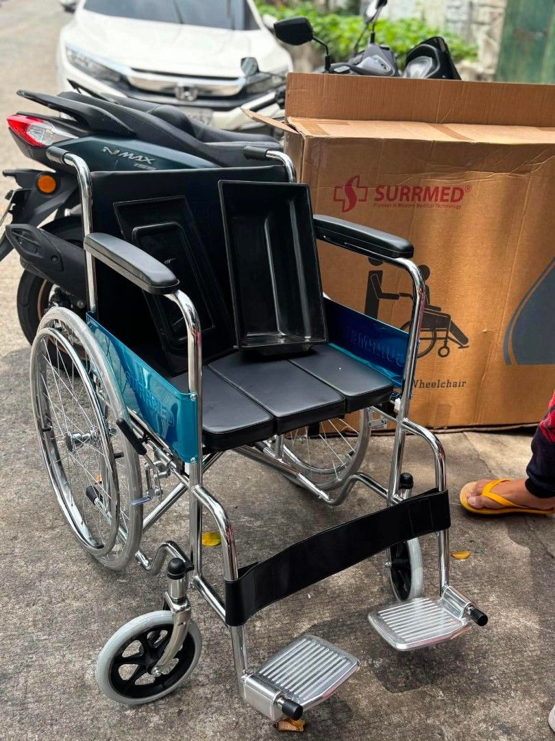 COMMODE WHEELCHAIR (Category: Medical Supplies & Tools) located in Quezon City. Submitted by gabi2026 (Listing ID 1468816496, Image 1). Description: BRANDNEW ONHAND.