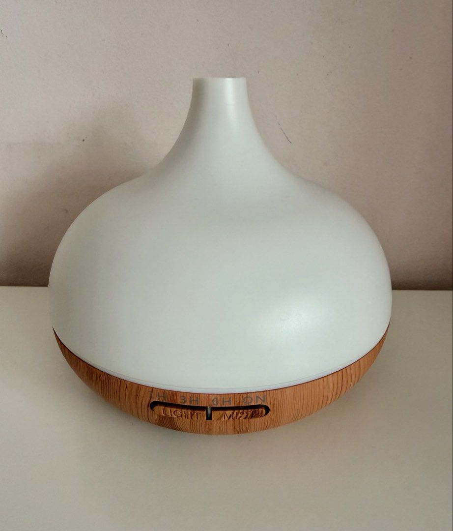Cone Diffuser/$10 (Category: Home Fragrance) located in Singapore. Submitted by twinklesparklingstar (Listing ID 1468803047, Image 2). Description: Light brown color .