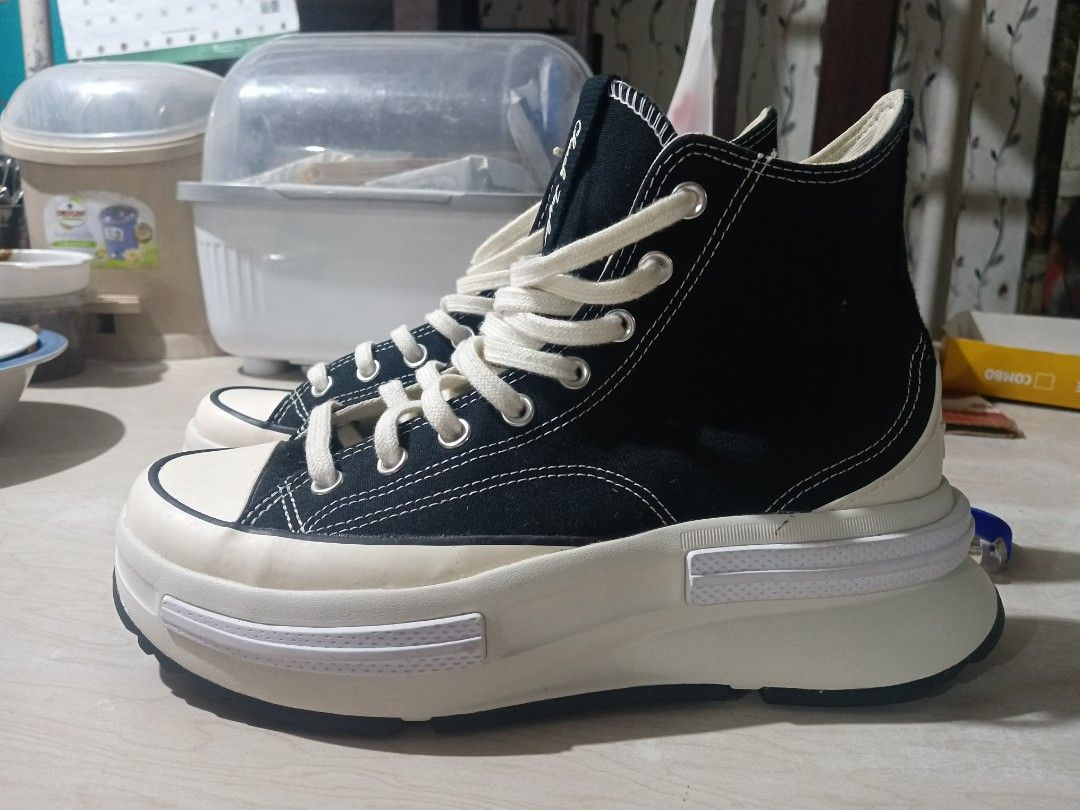 Converse Chuck Taylor Legacy CX Black (Category: Sneakers) located in Pasig City. Submitted by aaronison (Listing ID 1468820528, Image 1). Description: Converse Chuck Taylor Legacy CX Condition: Excellent quality, Like new A00869C Size 8 Us, EUR 41 , CM 26 NO BOX PASIG LOC.