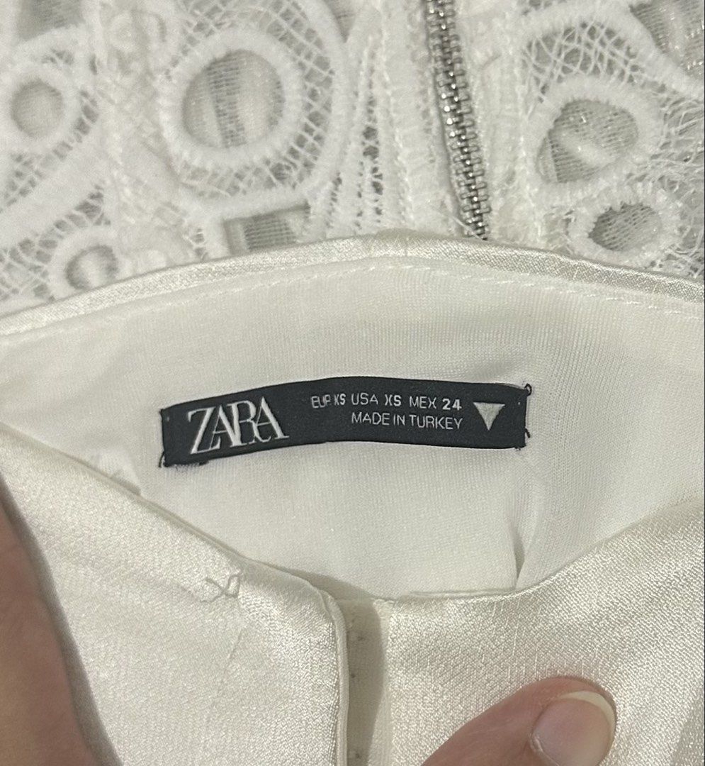 Corset top bundle (prettylittlething + zara) (Category: Sleeveless) located in Zamboanga. Submitted by thriftie.zam (Listing ID 1468839115, Image 3). Description: - Set of 2 chic white tops: PrettyLittleThing lace corset top & Zara corset top - PrettyLittleThing Top: UK size 6 / US size 2, featuring a back zip - Zara Corset Top: EUR XS / USA XS, featuring front hook-and-eye closures Zara with flaw INSIDE, di klaro pag gamitin. Prettylittlething n