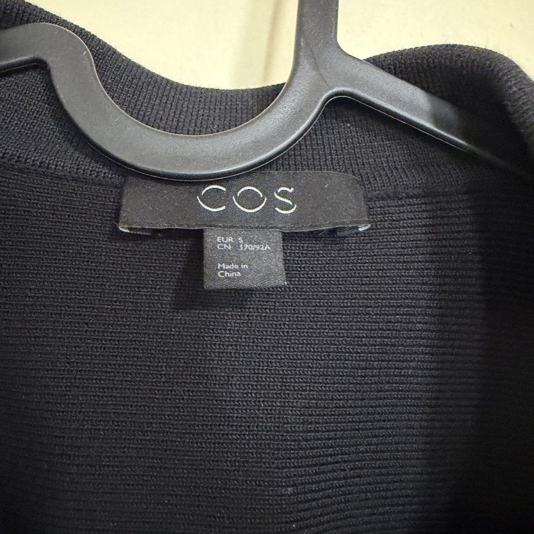 COS Black Knitted Cardigan (Category: Coats, Jackets and Outerwear) located in Manila. Submitted by usetheoxfordcomma (Listing ID 1468826107, Image 2). Description: Fits similarly to the Uniqlo men’s knitted cardigan in size small No stains or snags Size S Shipping only via same-day delivery services.