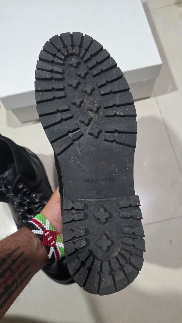 COS Leather Hiking Boots (Category: Boots) located in Makati City. Submitted by shaymin022 (Listing ID 1468924995, Image 3). Description: • Brand: COS • Bought June 2026, only worn once in New York, USA • Original price: 17,000 PHP • Original po lahat ng gamit ko kasi maarte akong tao. Hindi po ako seller, I'm just selling my personal items. • Crafted from premium leather and suede with grained-leather accents for durability. • Chunky layered sol