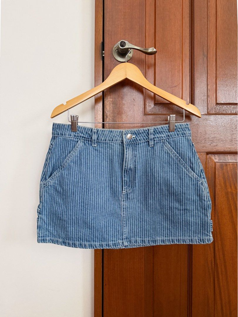 Cotton On Striped Cargo Mini Skirt (Category: Skirts) located in Paranaque City. Submitted by consciouscleanout (Listing ID 1468787988, Image 1). Description: .