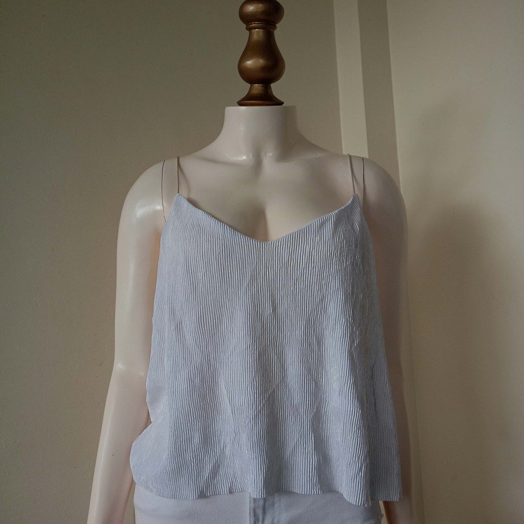 Cotton On white top (Category: Sleeveless) located in Barugo. Submitted by green.trendsetter (Listing ID 1468815753, Image 1). Description: AUSSIE PRELOVED FINDS Australian brand tops. Shop your next wardrobe favourite at a preloved price! 📌 SHOP REMINDERS — PLEASE READ BEFORE BUYING ❌ NO CANCELLATION once your order is confirmed. ❌ NO FUSSY BUYERS — please read the details and check all photos before buying. ❌ NO RETURN / NO EXCHANGE. ❌ NO RUSH
