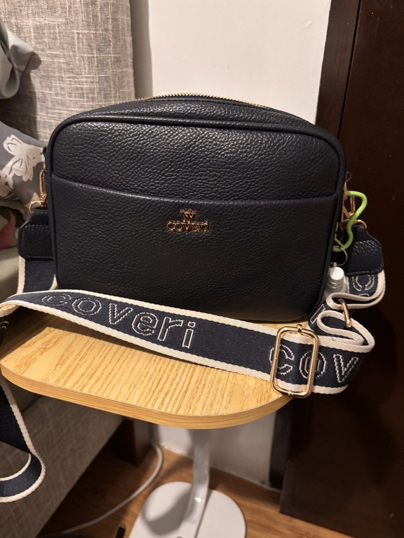 Coveri Body Bag (Category: Cross-body Bags) located in Santa Rosa. Submitted by nelsa (Listing ID 1468727827, Image 1). Description: Almost new Bought in Italy Nde na gingamit.