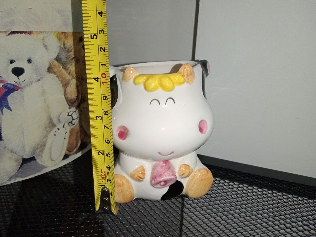 COW PEN HOLDER (Category: Vases & Decorative Bowls) located in Kawit. Submitted by gieclutter (Listing ID 1468720830, Image 2). Description: Flakers and joy reservers are 𝗻𝗼𝘁 𝗮𝗹𝗹𝗼𝘄𝗲𝗱 Actual photos All sales are final—no returns, exchanges, or refunds 𝗖𝗢𝗡𝗗𝗜𝗧𝗜𝗢𝗡: ・𝗡 ・minor scratches 𝗟𝗢𝗖𝗔𝗧𝗜𝗢𝗡: Kawit, Cavite 𝗠𝗢𝗣: 𝗣𝗙/NO COD Item price + ₱𝟳𝟱 Minimum SF *rates vary based on weight and location 𝗠𝗢𝗗: J&T Regular・Weekl