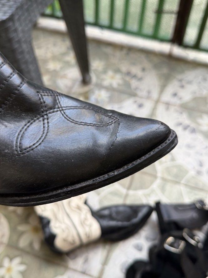 Cowboy Boots (Category: Boots) located in Manila. Submitted by angelconscious (Listing ID 1468800771, Image 3). Description: Well used, issue is the sole needs replacement and inevitable creasing due to daily wear.