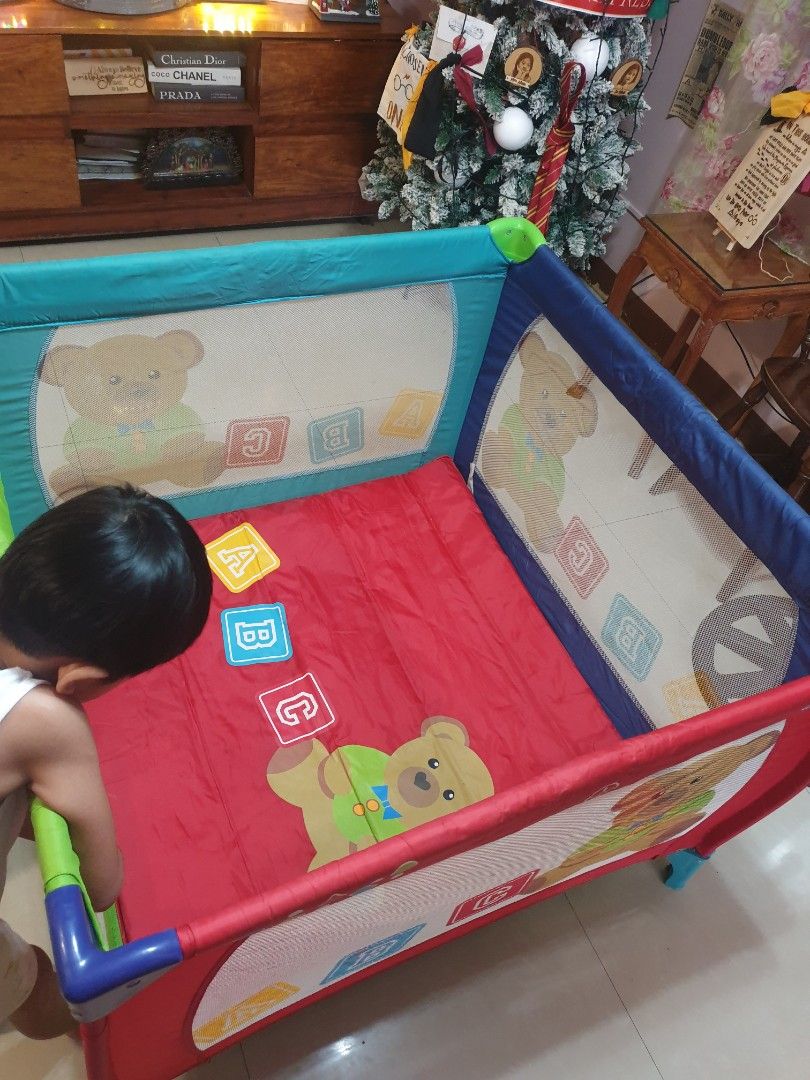 Crib (Category: Cots & Cribs) located in Manila. Submitted by angelichan.395 (Listing ID 1468723087, Image 3). Description: big baby crib like new need lng iclean,.