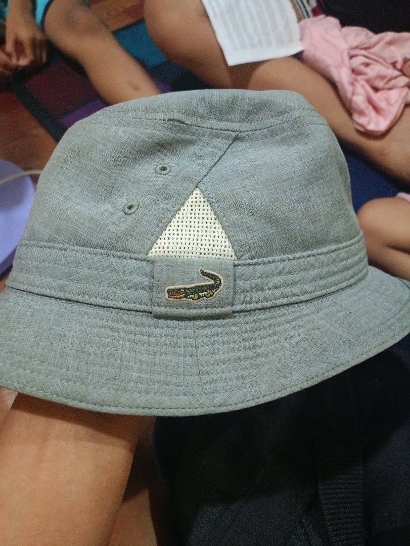 Crocodile Standard Casual Grey Bucket Hat Size L (Category: Caps & Hats) located in General Mariano Alvarez. Submitted by markaj1699 (Listing ID 1468917841, Image 1). Description: - Brand/Model: Crocodile Standard Casual Grey Bucket Hat - Size: L (58cm) - Details: Mesh triangle insert, embroidered crocodile logo patch, structured brim, and inner tags with Japanese text - Material: Comfortable cotton blend texture - Style: Perfect streetwear acces