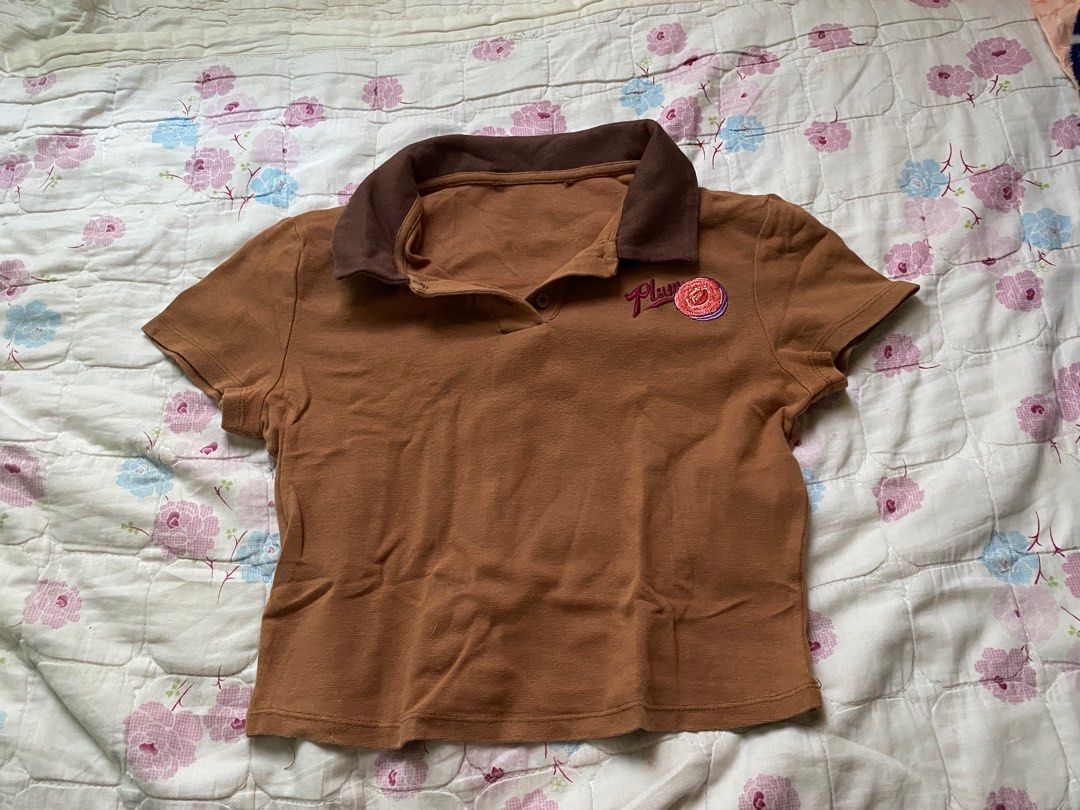 Cute Brown Cropped Polo (Category: Shirts) located in Malabon City. Submitted by berrydecluterry (Listing ID 1468771735, Image 1). Description: xs-s ganda ng fit & good as new! rfs: decluttering.