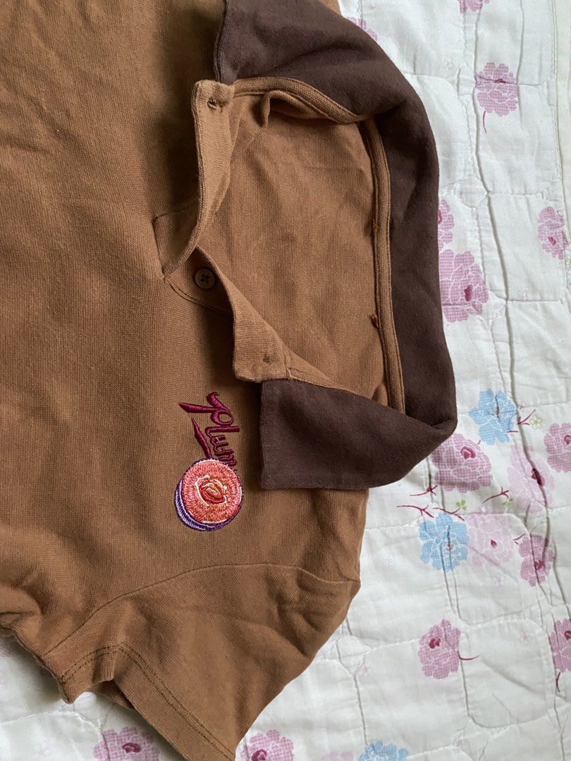 Cute Brown Cropped Polo (Category: Shirts) located in Malabon City. Submitted by berrydecluterry (Listing ID 1468771735, Image 2). Description: xs-s ganda ng fit & good as new! rfs: decluttering.