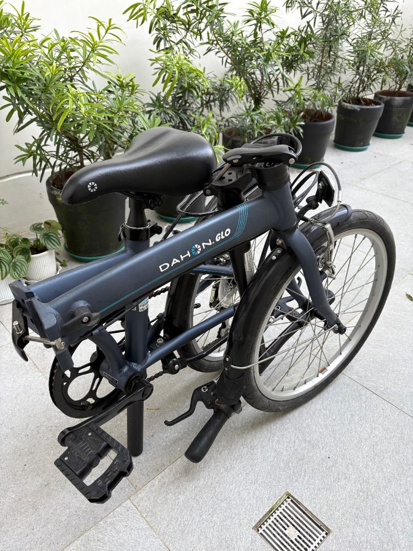Dahon SUV D6 Folding Bicycle Matte Grey (Category: Bicycles) located in Mandaluyong City. Submitted by reginaldg0597 (Listing ID 1468769874, Image 3). Description: - Model: Dahon SUV D6 folding bike - Color: Matte dark grey - Speed: 6-speed drivetrain - Inclusions: Rear rack and fenders - Condition: Tyres, chain, and gears are all intact and ready to ride - Feature: Folds down smoothly for easy storage and public transport - Pick-up by schedule i
