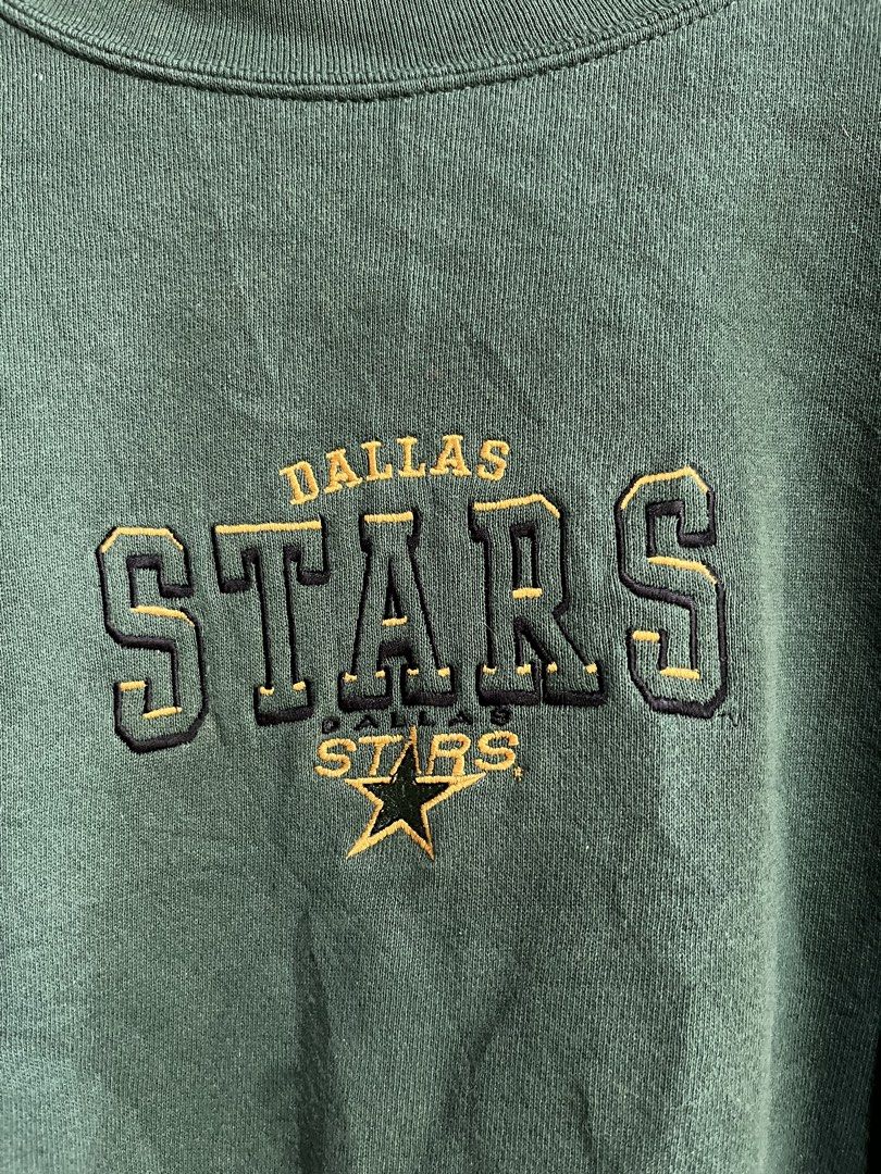 DALLAS STARS (Category: Coats, Jackets and Outerwear) located in Manila. Submitted by -thedropco (Listing ID 1468756911, Image 3). Description: DALLAS STARS SIZE : XL Minimal issue : paint stain , lints Good condition Measurement: Width : 27 Length: 27.