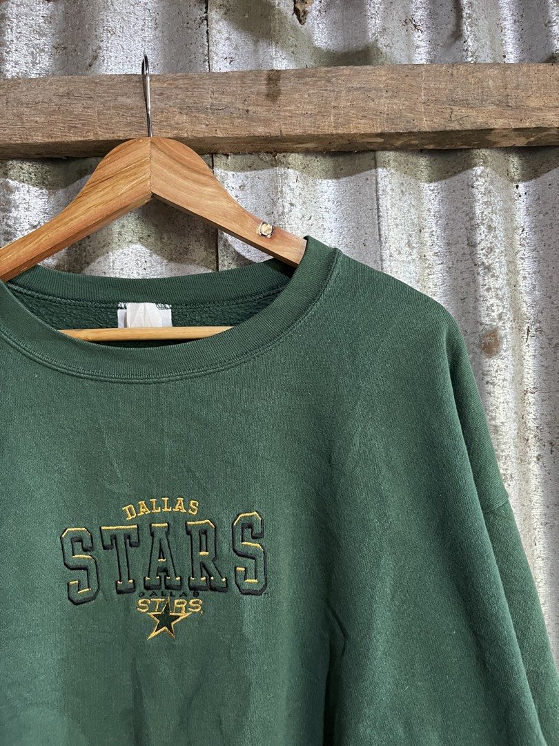 DALLAS STARS (Category: Coats, Jackets and Outerwear) located in Manila. Submitted by -thedropco (Listing ID 1468756911, Image 2). Description: DALLAS STARS SIZE : XL Minimal issue : paint stain , lints Good condition Measurement: Width : 27 Length: 27.