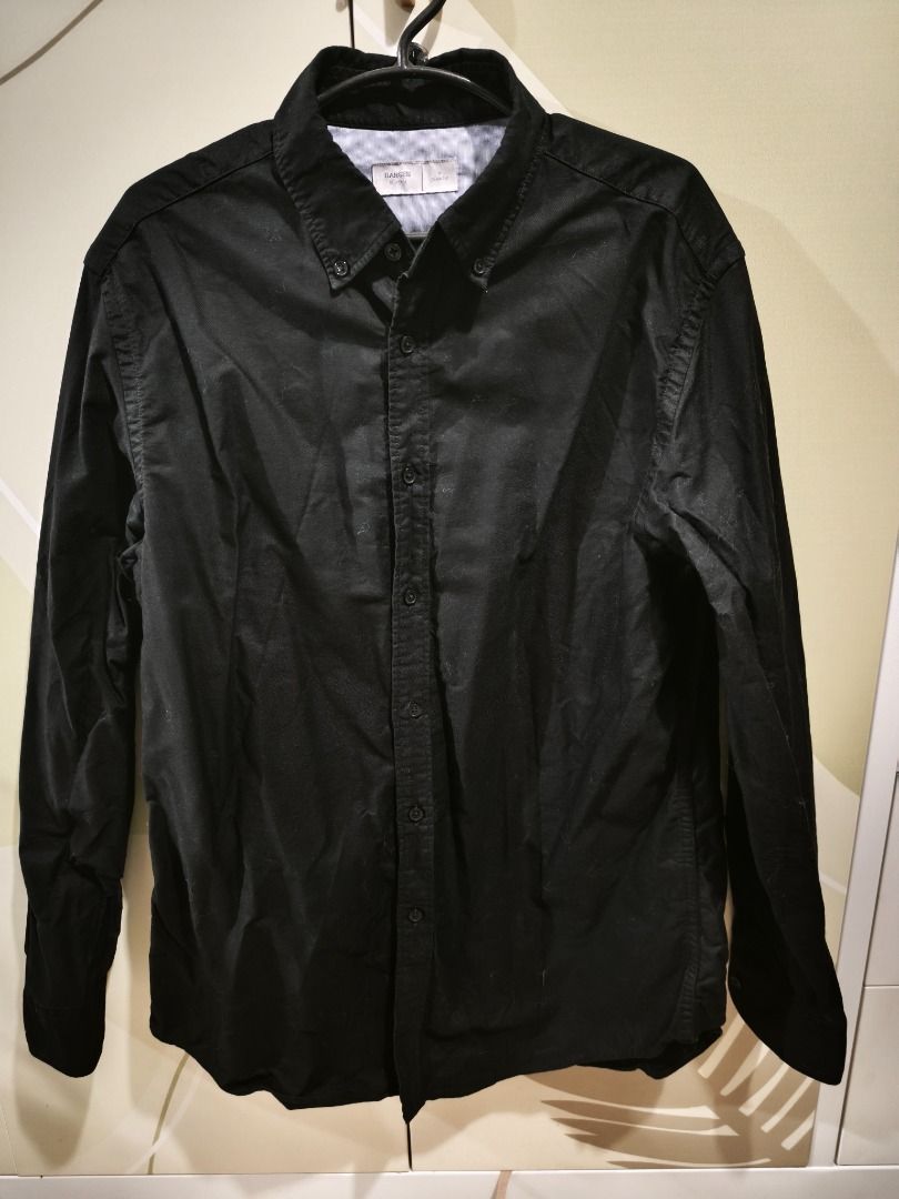 Dansen Oxford Shirt Size Medium Black Long Sleeve (Category: Formal Shirts) located in Caloocan City. Submitted by johnangelod119-36458 (Listing ID 1468885462, Image 3). Description: - Brand/Model: Dansen Oxford Shirt - Color: Solid Black - Material: 100% Cotton - Fit: Regular fit, clean look - Measurements: 20.5" width x 28.5" length - Style: Long sleeves, button-down collar - Condition: Great for casual or smart-casual outfits SF c/o buyer.