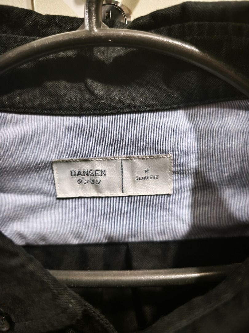 Dansen Oxford Shirt Size Medium Black Long Sleeve (Category: Formal Shirts) located in Caloocan City. Submitted by johnangelod119-36458 (Listing ID 1468885462, Image 2). Description: - Brand/Model: Dansen Oxford Shirt - Color: Solid Black - Material: 100% Cotton - Fit: Regular fit, clean look - Measurements: 20.5" width x 28.5" length - Style: Long sleeves, button-down collar - Condition: Great for casual or smart-casual outfits SF c/o buyer.