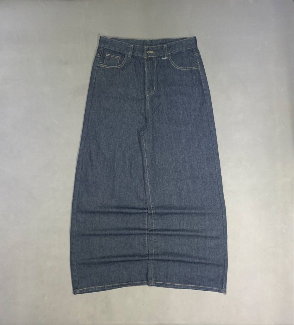 DARK BLUE WIDE RAW DENIM BAGGY (Category: Jeans) located in Quezon City. Submitted by jnkfit_denim (Listing ID 1468928298, Image 1). Description: DARK BLUE RAW DENIM WIDE LEG waistline: 31 length: 41.5 thigh: 13 leg opening: 12.5 [ hard denim, makapal fabric, wideleg fittings, good for psg! a must have! bago pa, hindi pa butas button hole, issue none! ] MINE: 700php.