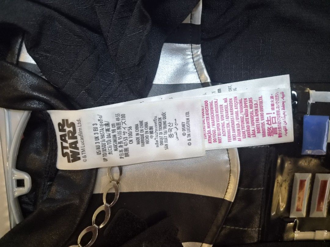 Darth Vader Costume (Category: Babies & Kids Fashion) located in Quezon City. Submitted by johnmalayao (Listing ID 1468817159, Image 2). Description: bought from Disney store in MOA. Used once. rfs: nalakihan na nung bata. US Size 3. .