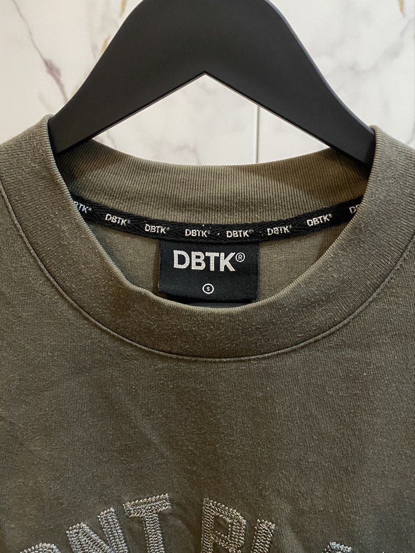 DBTK ELEMENTARY “CHAIN STITCH” TEE (BOX FIT) (Category: Tshirts & Polo Shirts ) located in Manila. Submitted by declutterlord (Listing ID 1468911495, Image 3). Description: Brand: DBTK - Size: S - Color: Charcoal Grey - Condition: Like new. Bihira masuot. RFS: decluttering.