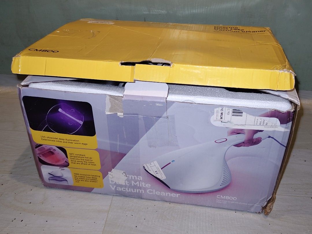 Deerma CM800 Dust Mite Vacuum Cleaner (Category: Vacuum Cleaner & Housekeeping) located in Manila. Submitted by engrkkkk (Listing ID 1468845357, Image 1). Description: - Good as new, Deerma CM800 dust mite vacuum cleaner (White with gray power cord) - Powerful features: UVC ultraviolet illumination, 50°C constant temperature hot air, and 7000 beats/minute function - Complete with original box and styrofoam packaging - Perfect for keeping your bed