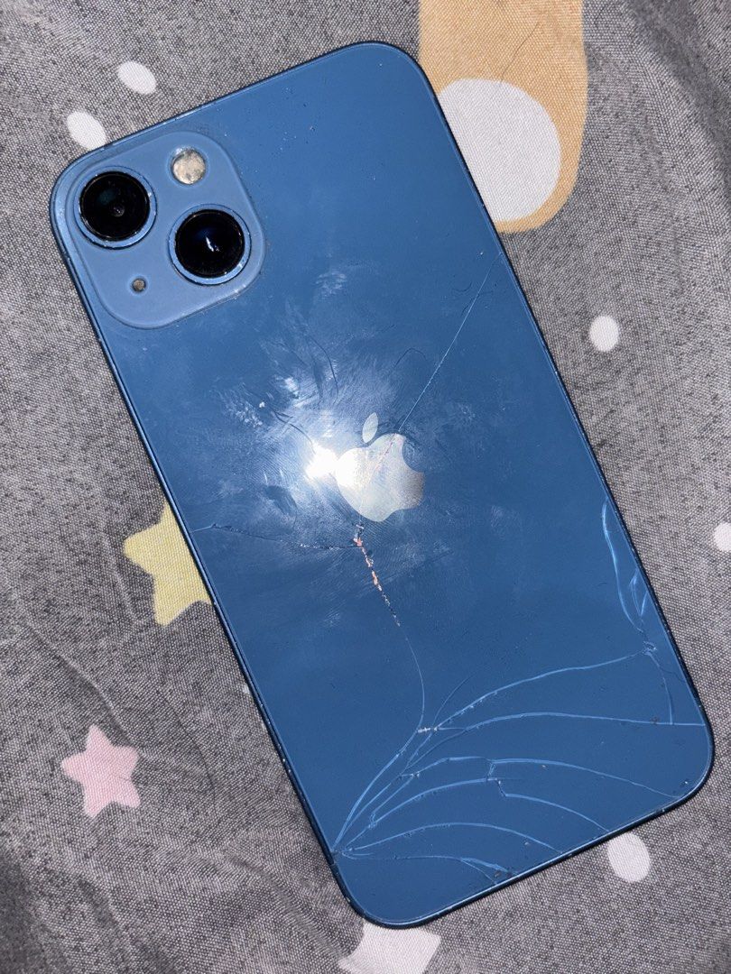 Defective Iphone 13 (Category: iPhone 13 Series) located in Pasay City. Submitted by yoshizou (Listing ID 1468859581, Image 1). Description: Iphone 13 sira ( bootloop stuck kayo na magpaayos and can lower the price) 128gb 78% battery health stuck sa bootloop alam ang apple id drop offer.