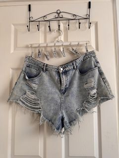 (Category: ) located in . Submitted by alliabuysandsells (Listing ID 1468919307, Image 1). Description: .