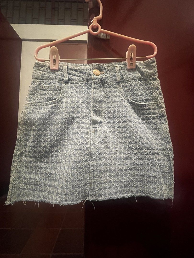 denim skirt (Category: Skirts) located in Quezon City. Submitted by mademoisjelle (Listing ID 1468867747, Image 1). Description: .