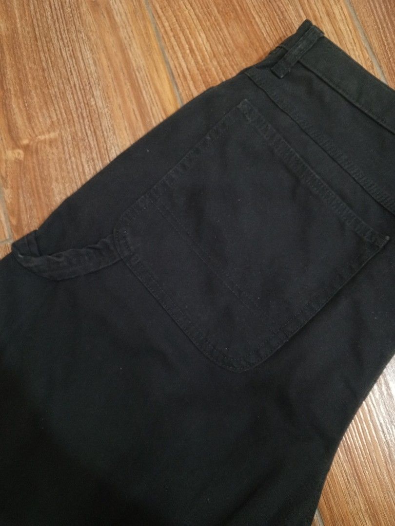 Dickies Black Carpenter Pants (Category: Jeans) located in Orani. Submitted by thriftniea (Listing ID 1468843831, Image 3). Description: DICKIES CARPENTER PANTS EXCELLENT CONDITION CR 9.8/10 AS NEW SIZE 40 LENGTH 41.5 HEM 9.5 LOC BATAAN PRICE + SF.