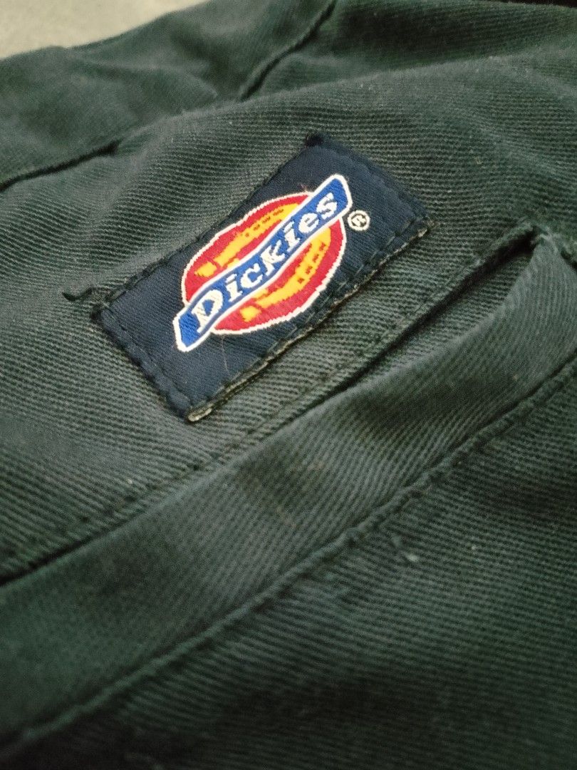 Dickies Dark Blue Chino Shorts (Category: Shorts) located in Manila. Submitted by dream_thrift (Listing ID 1468719990, Image 2). Description: Dickies W 38 L 21.5 LH 24 issue:paint drops .
