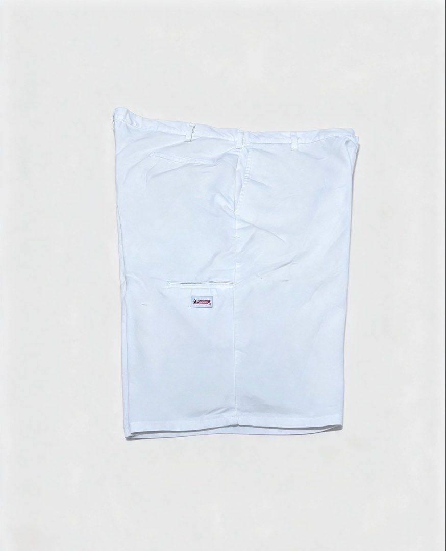 Dickies double patch (Category: Shorts) located in Bato. Submitted by itsmethriftlist (Listing ID 1468808681, Image 1). Description: Dimes 25/40.