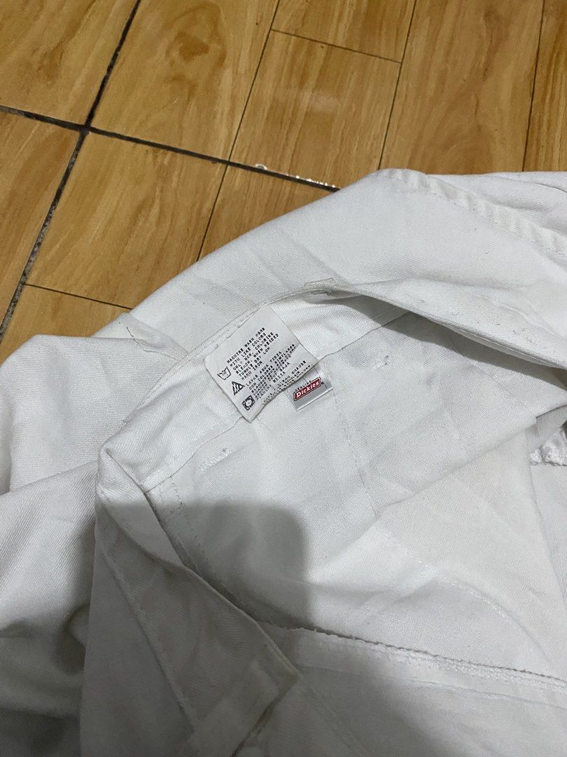 Dickies double patch (Category: Shorts) located in Bato. Submitted by itsmethriftlist (Listing ID 1468808681, Image 3). Description: Dimes 25/40.