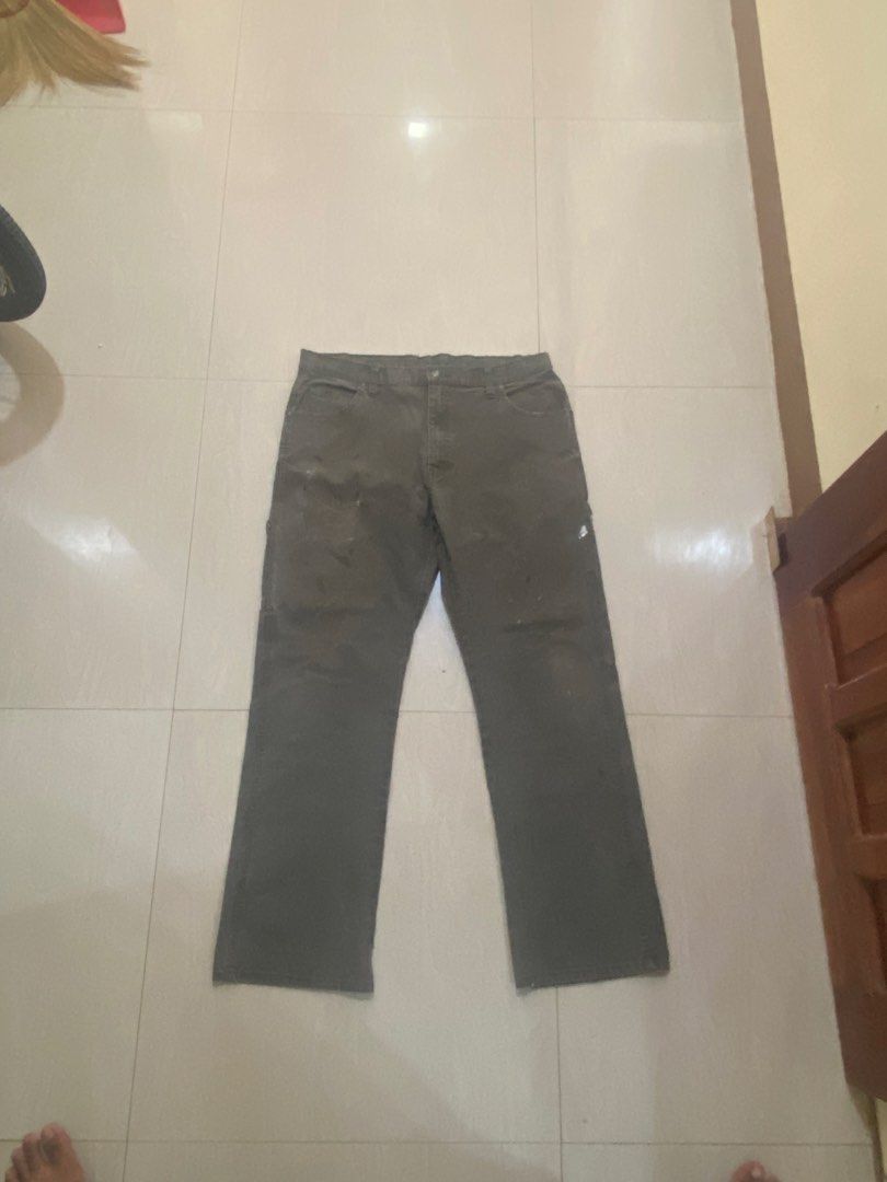 Dickies Painter Carpenter Pants Gray 36x32 (Category: Jeans) located in Vinzons. Submitted by gabrielvic (Listing ID 1468740281, Image 2). Description: - Brand: Dickies - Size: 36x32 - Color: Dark Gray - Material: Durable canvas - Fit: Regular fit workwear - Features: Side utility pockets and hammer loop - Condition: Authentic wear marks and paint splatters on the front and legs.