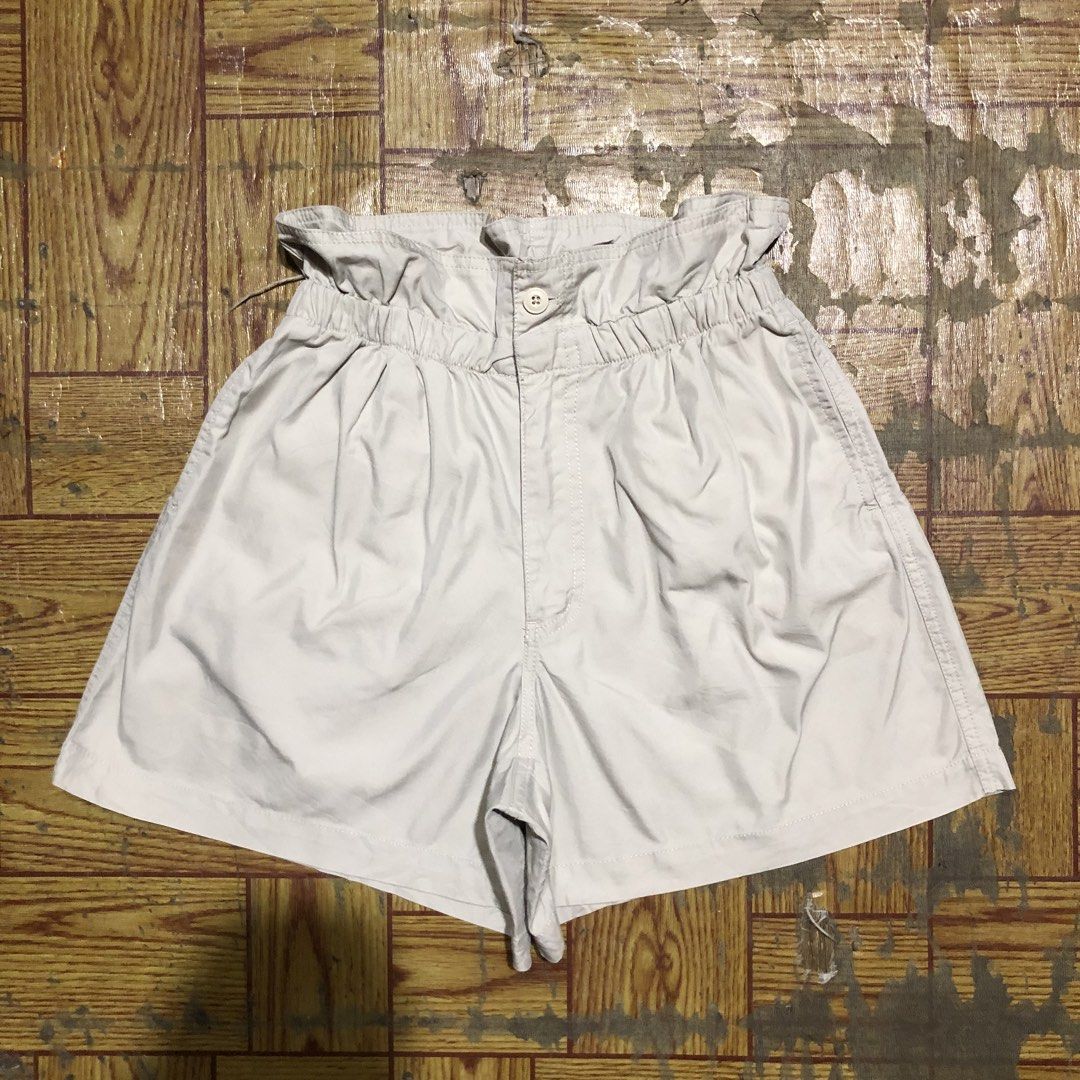 DICKIES VALE SHORT (Category: Shorts) located in Dasmarinas. Submitted by corenyxmessy_3rd_account (Listing ID 1468901847, Image 1). Description: waist - 27 to 30 length - 15.5.