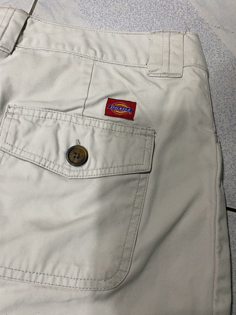 Dickies White Denim Shorts Big Pocket (Red Patch) (Size 30) (Category: Shorts) located in Manila. Submitted by rondellty (Listing ID 1468807737, Image 2). Description: Dickies White Denim Shorts Big Pocket (Red Patch) (Size 30) Excellent Condition Color Rate: 9.5/10 - Length: 19 - Leg Opening: 11 Price: ₱600 📥📥.