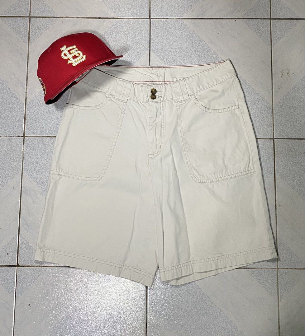 Dickies White Denim Shorts Big Pocket (Red Patch) (Size 30) (Category: Shorts) located in Manila. Submitted by rondellty (Listing ID 1468807737, Image 3). Description: Dickies White Denim Shorts Big Pocket (Red Patch) (Size 30) Excellent Condition Color Rate: 9.5/10 - Length: 19 - Leg Opening: 11 Price: ₱600 📥📥.