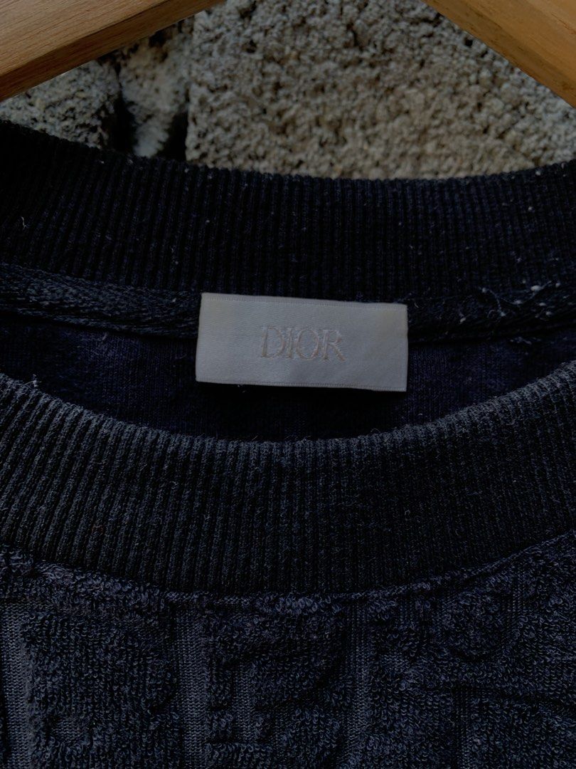 Dior (Category: Tshirts & Polo Shirts ) located in Davao. Submitted by terrencefinds2.0 (Listing ID 1468713342, Image 3). Description: No issue Excellent.