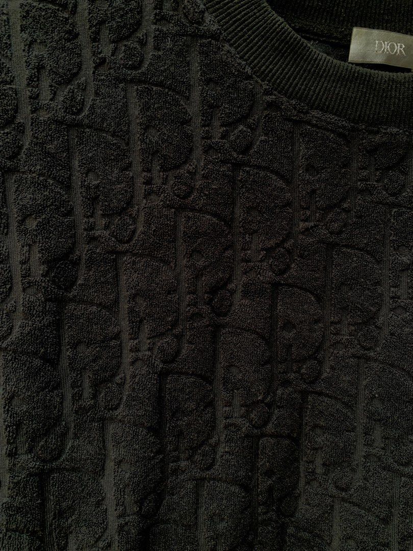 Dior (Category: Tshirts & Polo Shirts ) located in Davao. Submitted by terrencefinds2.0 (Listing ID 1468713342, Image 2). Description: No issue Excellent.