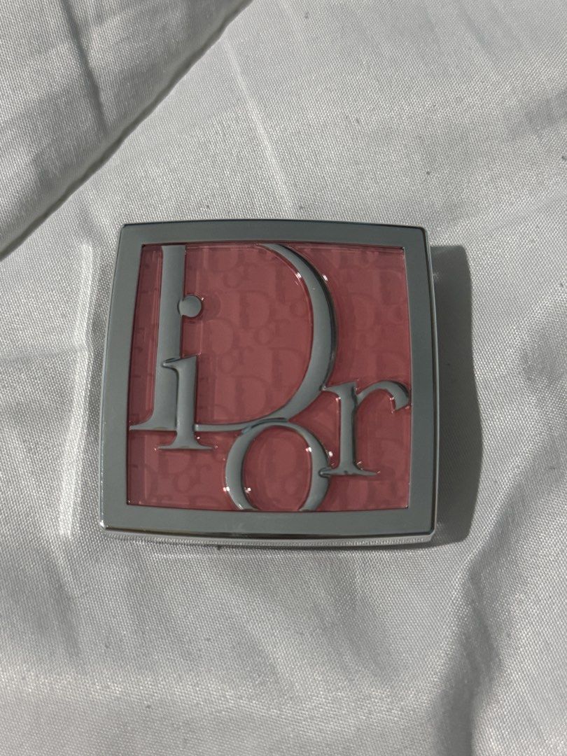 Dior Backstage Rosy Glow – Shade 077 Candy (Category: Makeup) located in Tuguegarao City. Submitted by iovie (Listing ID 1468880338, Image 2). Description: Product: Dior Backstage Rosy Glow Blush Shade: 077 Candy Size: 4.5g Formula: Color-reviving, pH-activated with iconic debossed monogram pattern never been used and 100% authentic, bought directly from dior @ moa ! @ ioveries on x for proof of previous transactions ! :D.