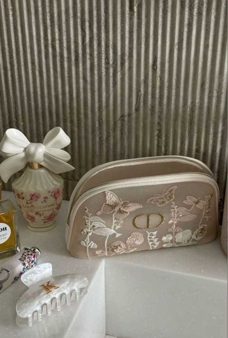 dior gwp embroidered pouch (Category: Purses & Pouches) located in Muntinlupa City. Submitted by pinkgurlyyy (Listing ID 1468740508, Image 2). Description: brand new authentic mop: gcash/maribank loc: muntinlupa shipping: J&T or lalamove (can ship today if lalamove!).