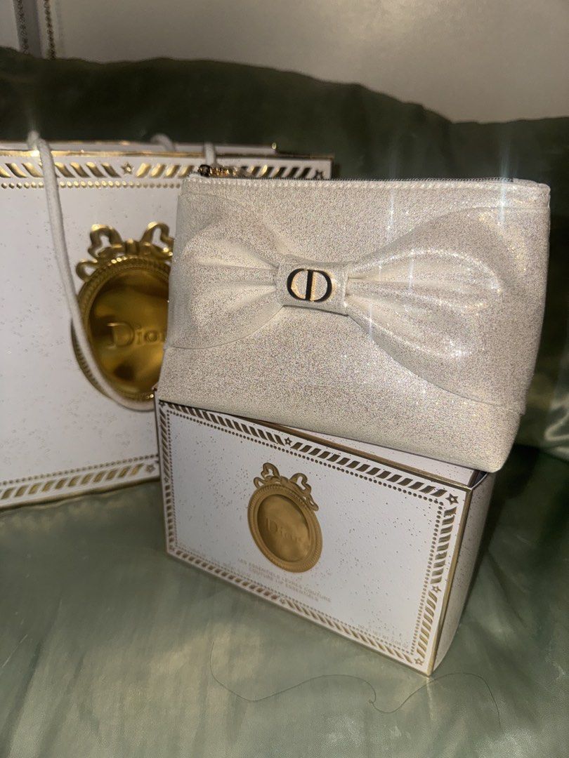 Dior Holiday Pouch 2026 (Category: Purses & Pouches) located in Pasig City. Submitted by supershobe (Listing ID 1468879889, Image 2). Description: Dior Holiday Set Pouch 2026 Brand new with box (can also show receipt) bought in Dior Powerplant Mall RFS: dont need it.