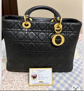 (Category: ) located in . Submitted by valenzcloset (Listing ID 1468890646, Image 1). Description: .
