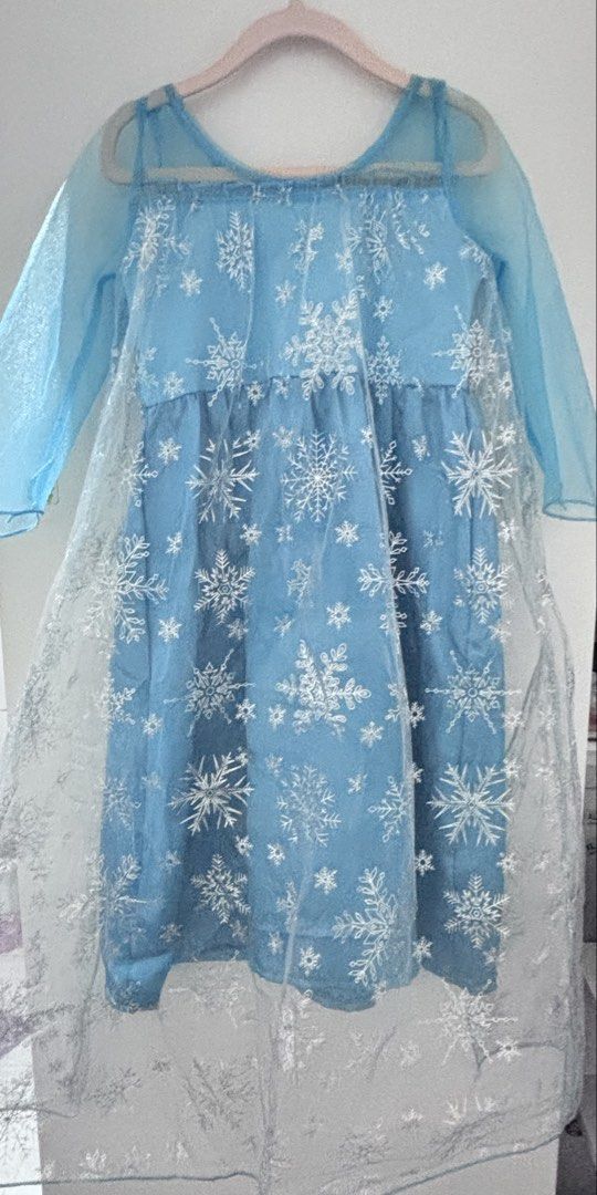 Disney Frozen Elsa Costume (Category: Babies & Kids Fashion) located in Quezon City. Submitted by violetandstuff (Listing ID 1468796390, Image 2). Description: Price still negotiatiable! Can fit 3-4yo.