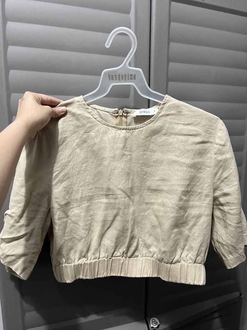DISSH Beige Linen Top (Category: Sleeveless) located in Cagayan de Oro. Submitted by prelovederela (Listing ID 1468782831, Image 1). Description: fits xs- semi med frames high quality linen hard to let go but di na kasya on me coz i gained weight huhu!.