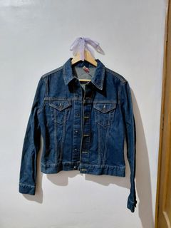 (Category: ) located in . Submitted by wornwardrobe (Listing ID 1468763986, Image 1). Description: .