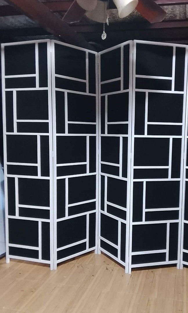 DIVIDER PER PANEL (Category: Other Home Furniture) located in Rizal. Submitted by jayann143 (Listing ID 1468820806, Image 1). Description: Direct pagawaan from Taytay, Rizal Foldable divider per panel Size: 5.5ft & 6ft height 20 inches width per panel 1set divider =4panels 📌Pwede pang room design, decor, division for space, barrier and magagamit pang background kahit saan. Price per panel depende po sa design. Please dm for more details.