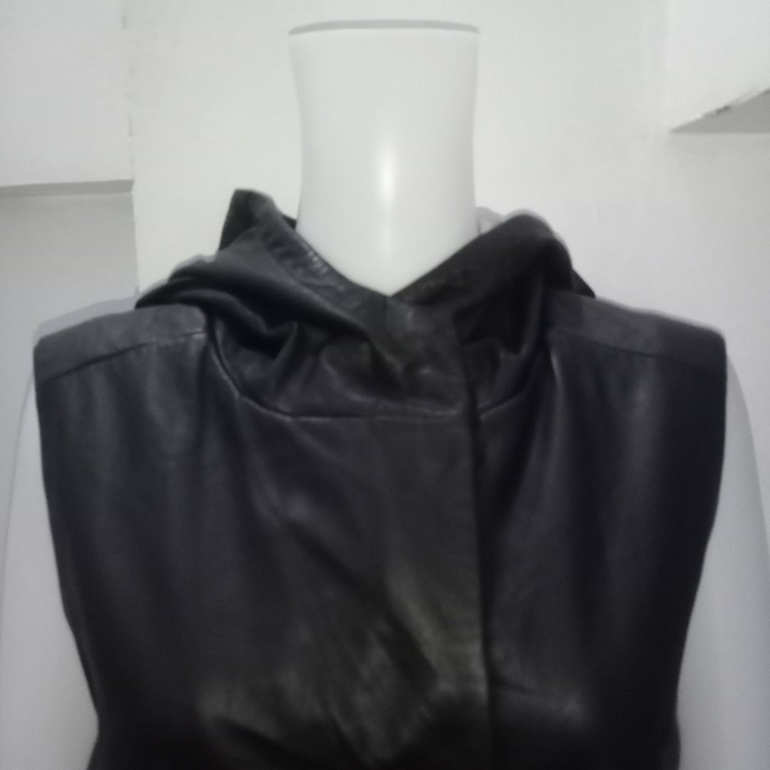 DKNY Genuine Leather Hooded Jacket (Category: Coats, Jackets and Outerwear) located in Manila. Submitted by shoekendi (Listing ID 1468927205, Image 3). Description: looks new.
