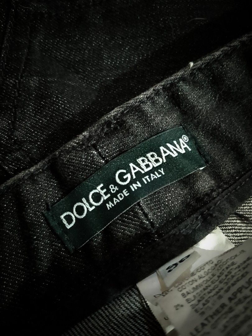 DOLCE & GABBANA SKINNY JEANS (Category: Luxury Apparel) located in Bacolod City. Submitted by mitsuthrift (Listing ID 1468737427, Image 3). Description: WAIST: 31 INCH LENGTH: 38 INCH DM For More Inquiries/Orders🫶🏻 📍Mansilingan Bacolod City Negros Occidental.