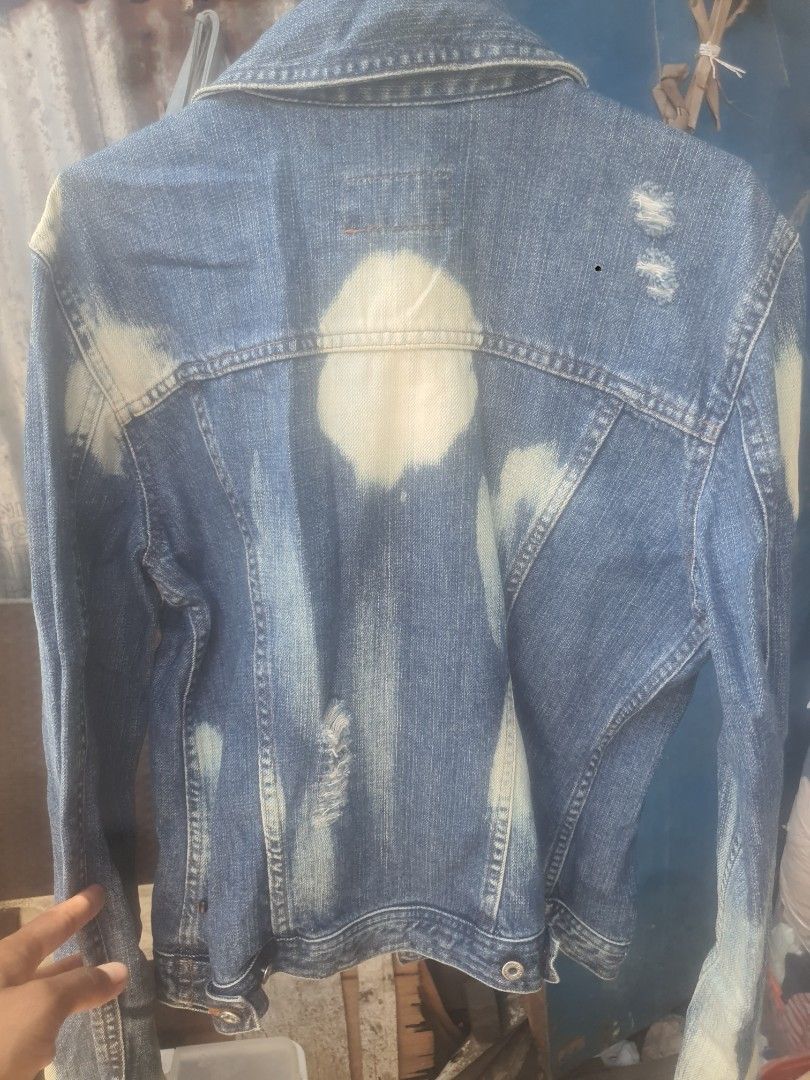 Dolce and Gabbana Y2K Trucker Jacket (Category: Coats, Jackets and Outerwear) located in Butuan. Submitted by alovier1992 (Listing ID 1468743887, Image 2). Description: .